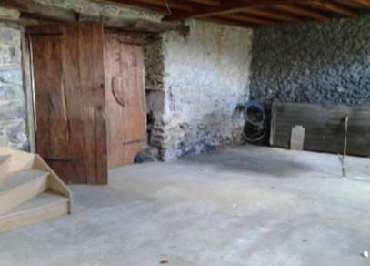 MAISON DANS UN COIN PAISIBLE