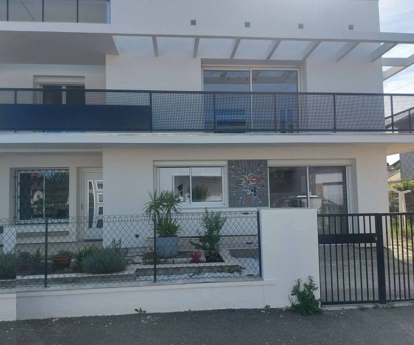 Grande maison de ville avec appartement indépendant