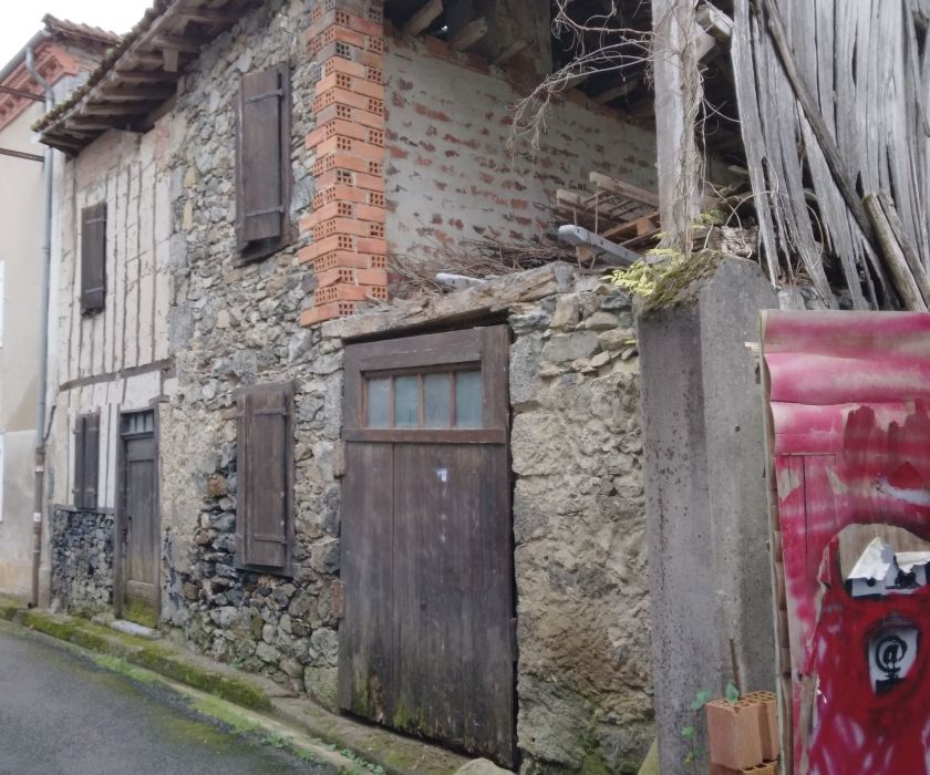 Grange avec garage et terrain