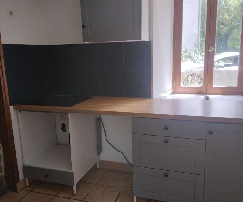 MAISON DANS UN COIN PAISIBLE