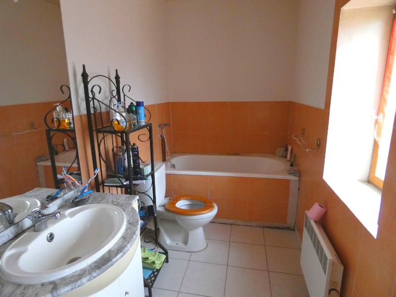 Charmante maison avec studio et local indépendants