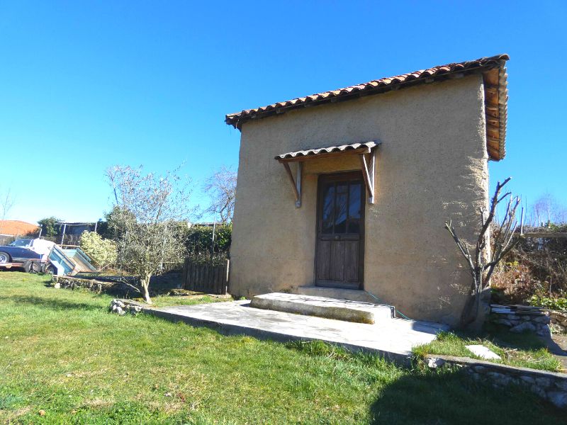 Charmante maison avec studio et local indépendants