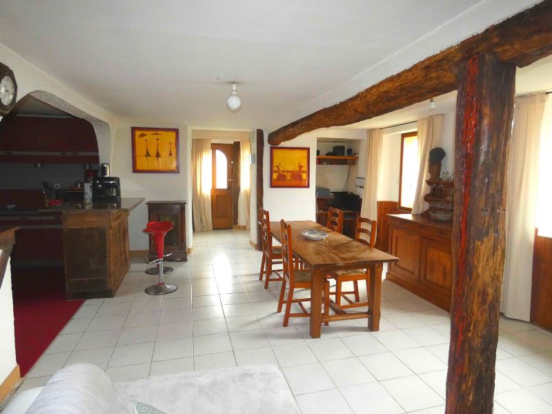 Charmante maison avec studio et local indépendants