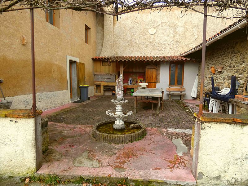 Charmante maison avec studio et local indépendants