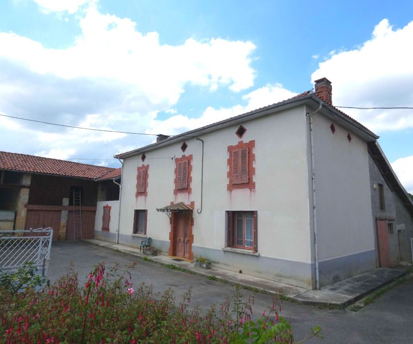 Ferme 168 m² hab avec 3ha7 de terrain