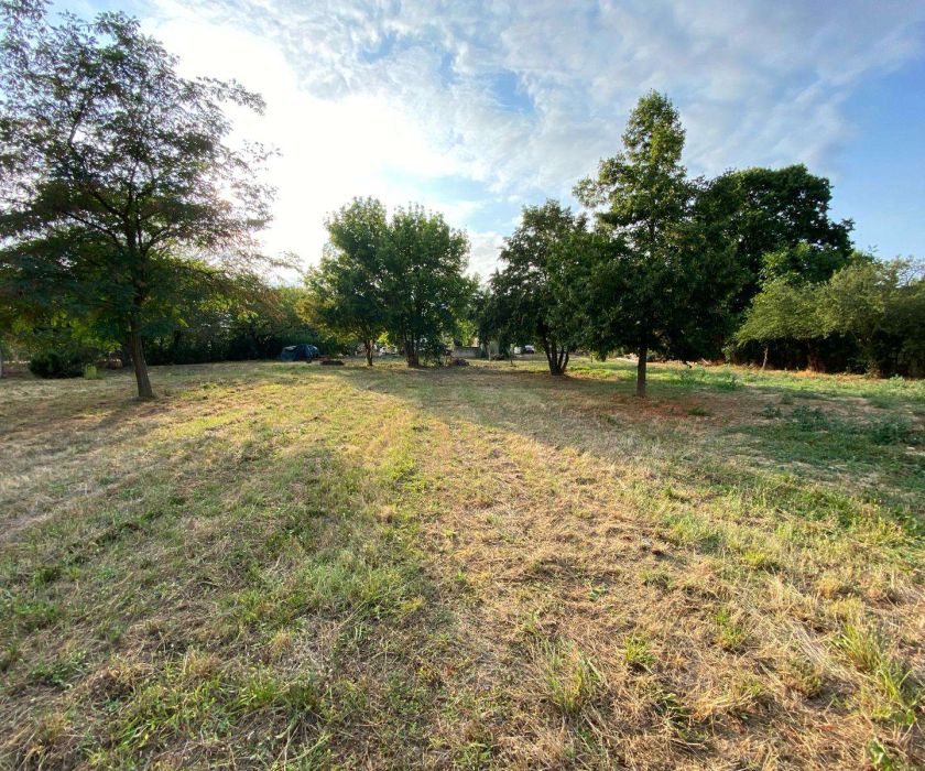 Terrain à bâtir plat de 3862m²