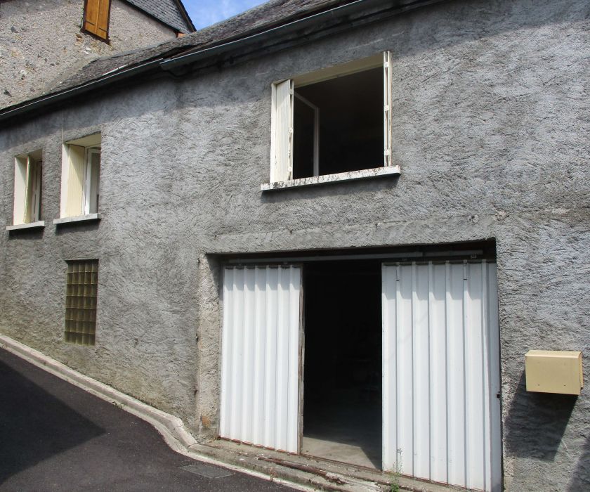 Maison avec sous-sol dans petite commune