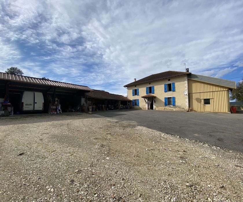 Viager occupé - Ferme avec grandes dépendances et 22ha de terres