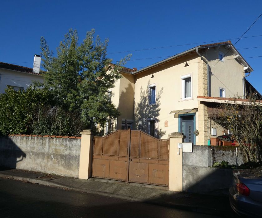 Maison avec dépendances proche cœur de ville