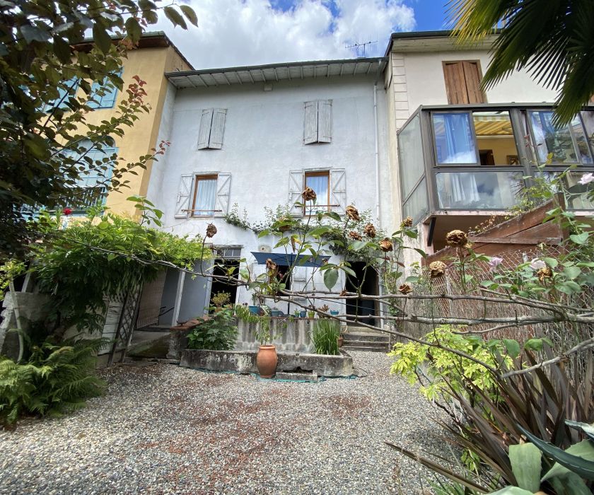Maison de ville à 300 m du centre-ville