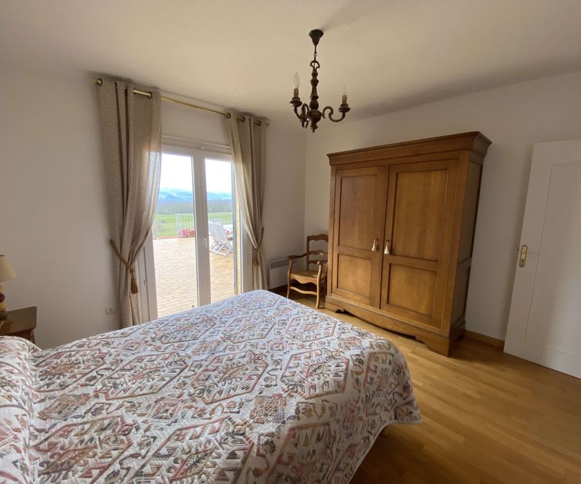 Spacieuse villa sur les hauteurs de Villeneuve de Rivière