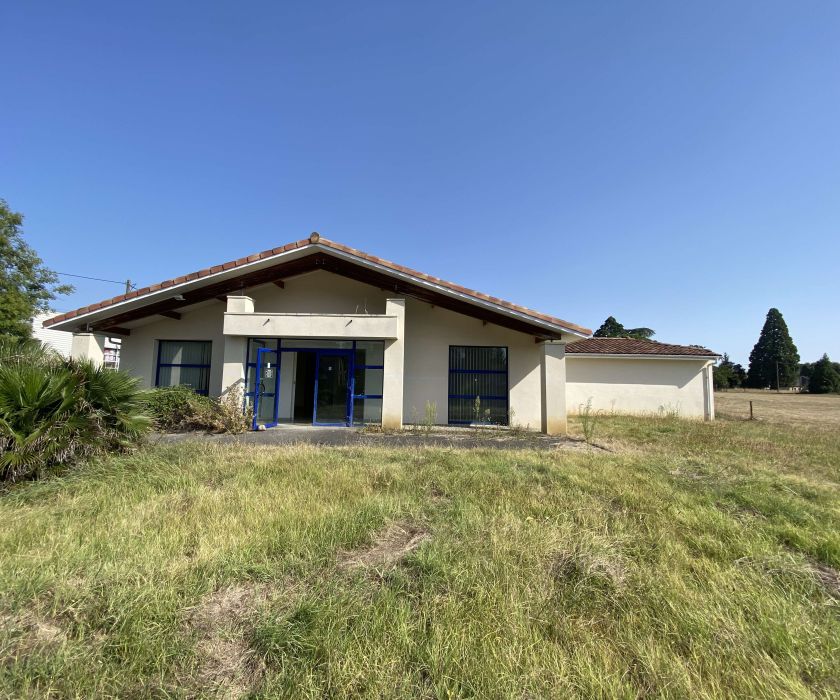 Local commercial dans zone commerciale dynamique