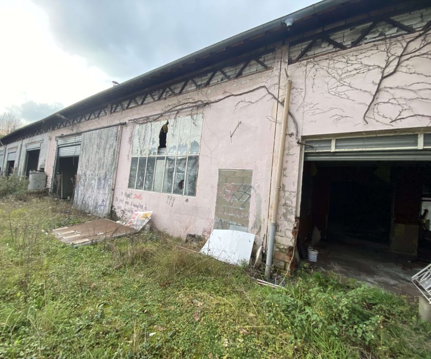 Hangar 1200 m² avec potentiel - Bon rapport locatif possible
