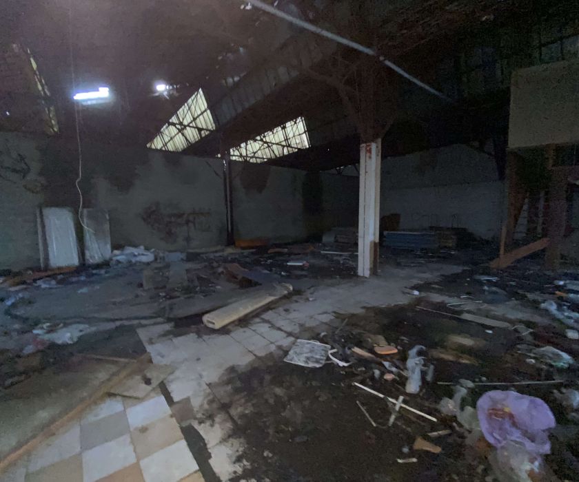 Hangar 1200 m² avec potentiel - Bon rapport locatif possible