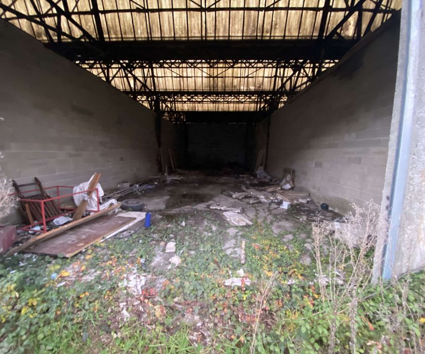 Hangar 1200 m² avec potentiel - Bon rapport locatif possible
