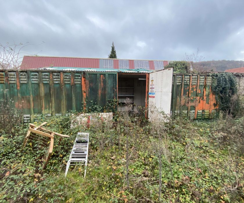 Hangar 1200 m² avec potentiel - Bon rapport locatif possible