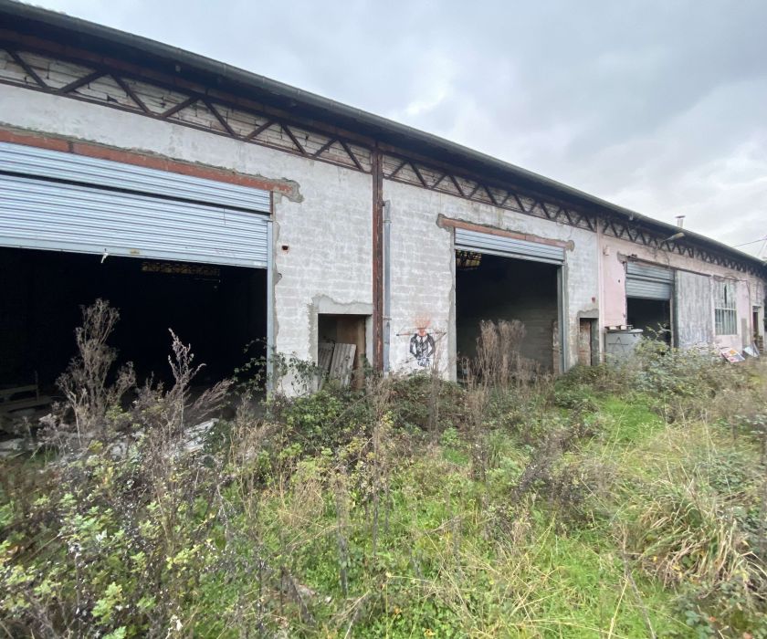 Hangar 1200 m² avec potentiel - Bon rapport locatif possible