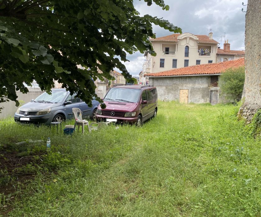 Emplacement n°1 pour commerce, bureau ou habitation