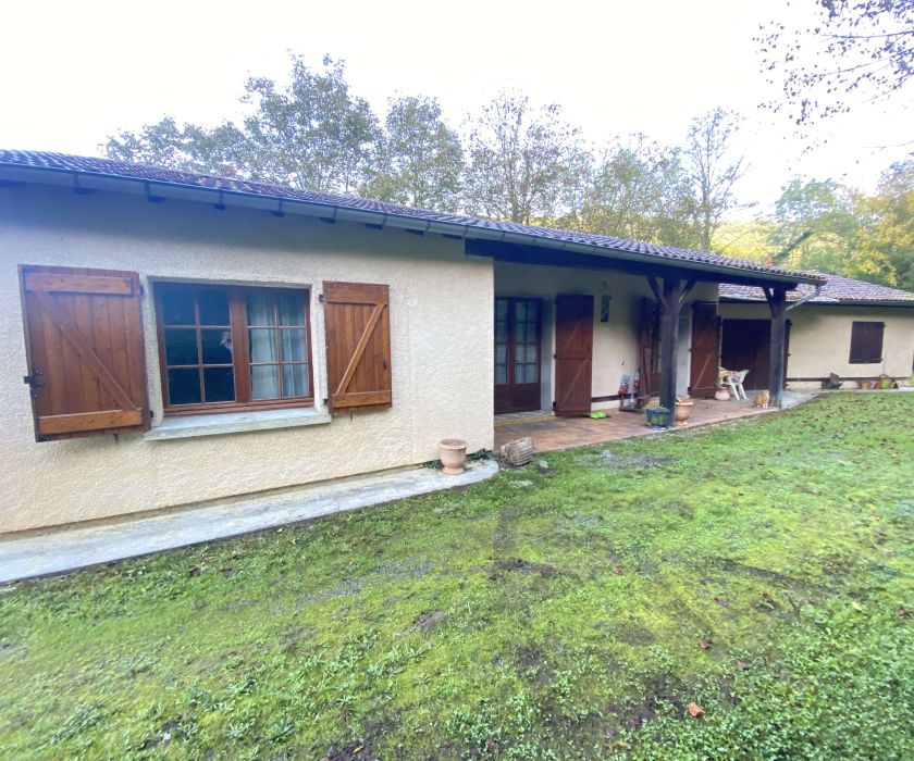 Villa dans village de montagne calme et recherché