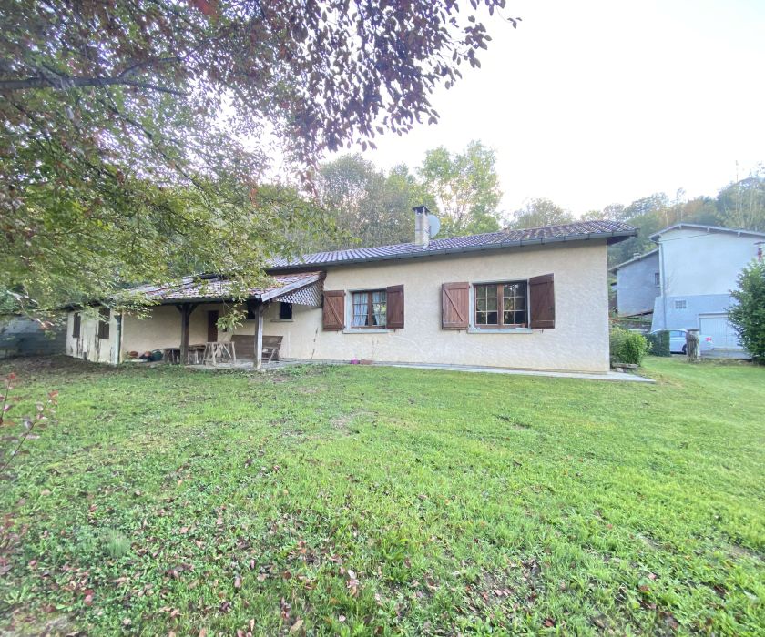 Villa dans village de montagne calme et recherché