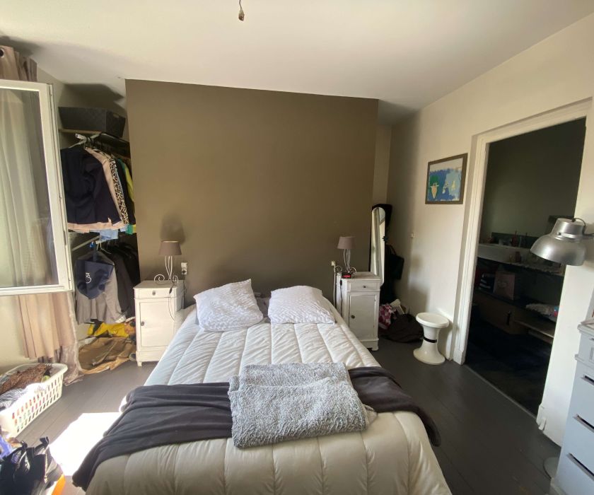 Maison de village rénovée + dépendances dans joli cadre