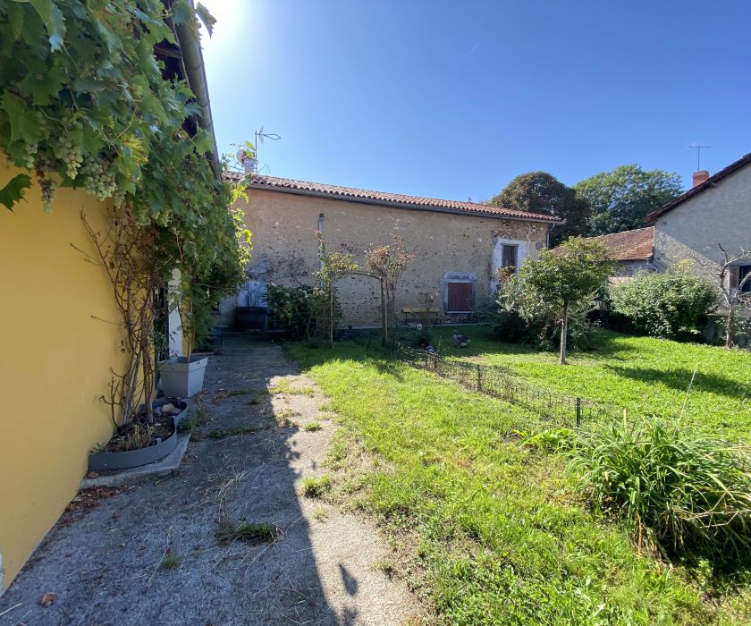 Commingeoise rénovée avec dépendances