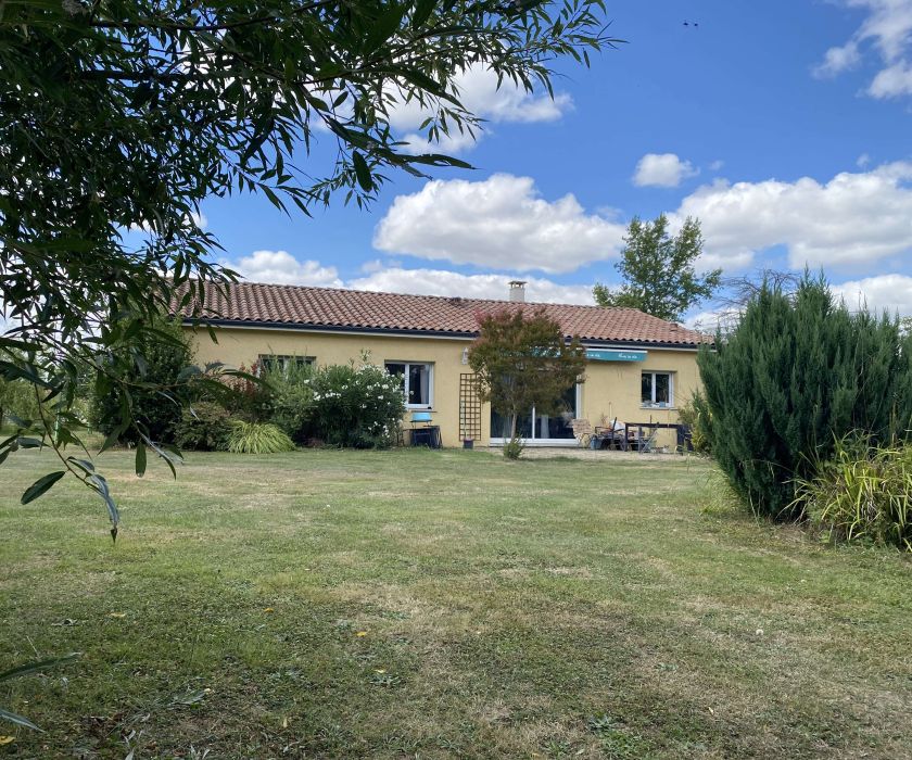 Belle villa plain pied à 1.5 km du centre-ville