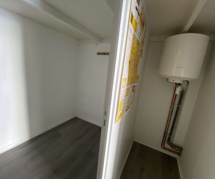 Local commercial - Bon emplacement