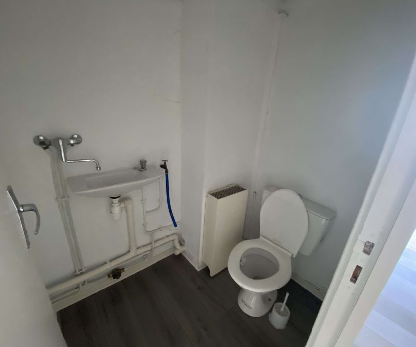 Local commercial - Bon emplacement