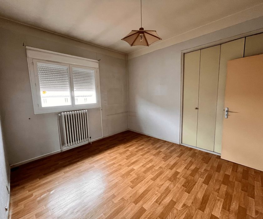 À vendre – Appartement T4 de 110 m²  – 88 000 €
