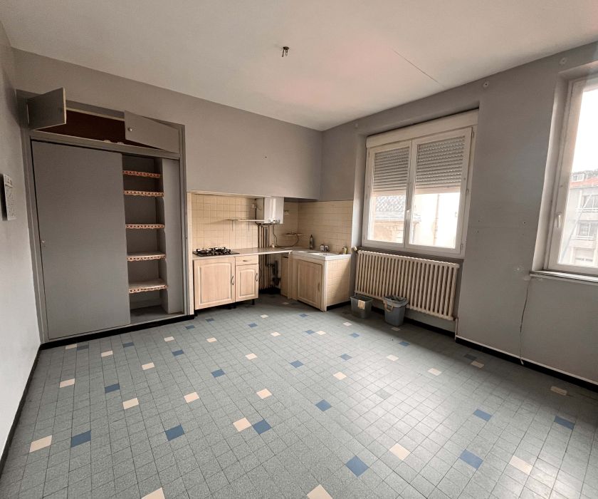 À vendre – Appartement T4 de 110 m²  – 88 000 €